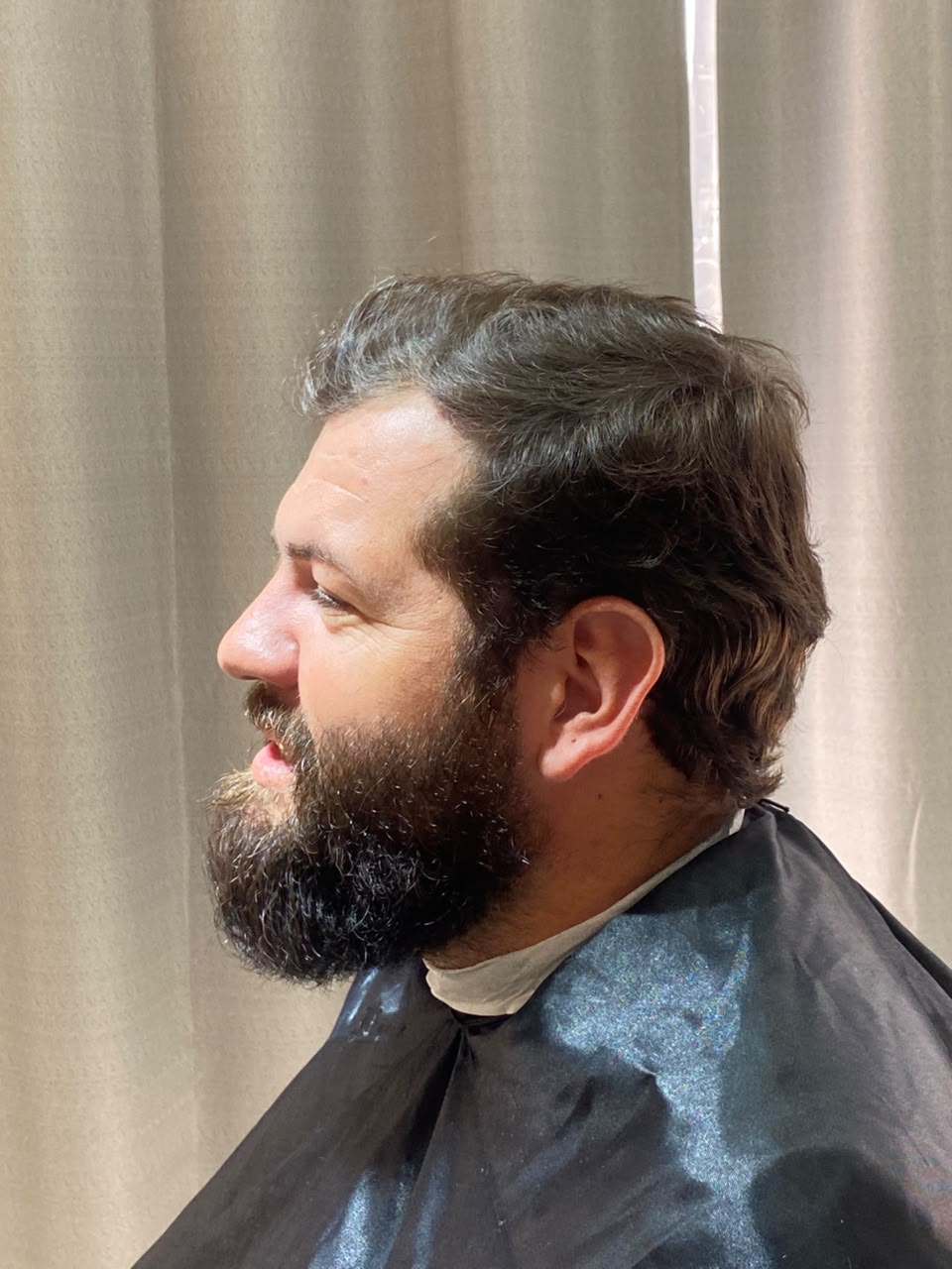 Cliente antes do corte no Studio Kairós — cabelo por fazer
